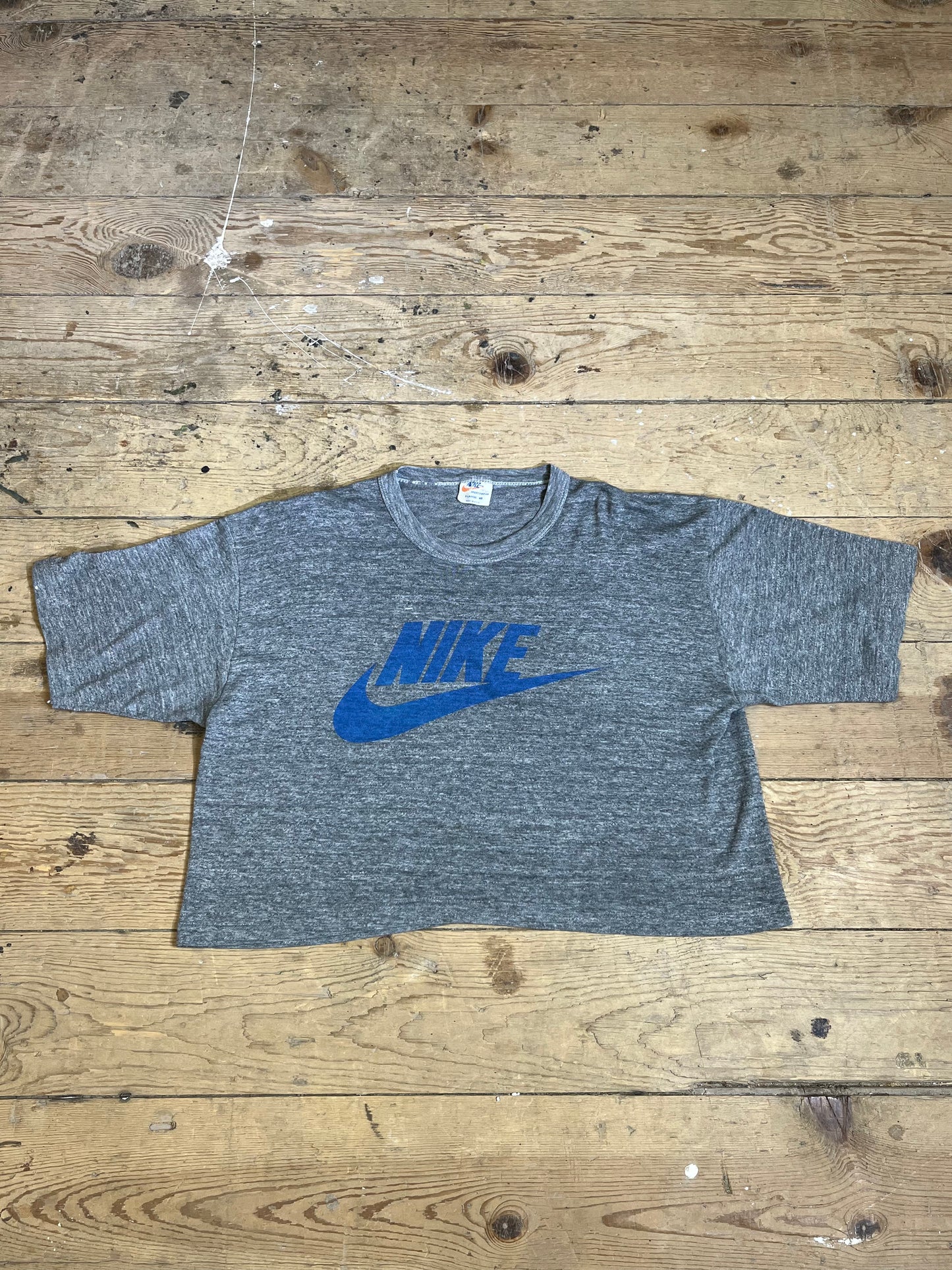 1990s Nike Sportswear Heather Gray Cropped T-Shirt